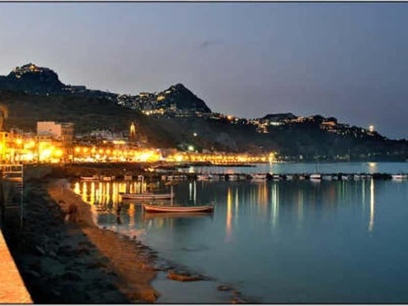 Bluesky Apartment - Third Floor Giardini Naxos Bagian luar foto